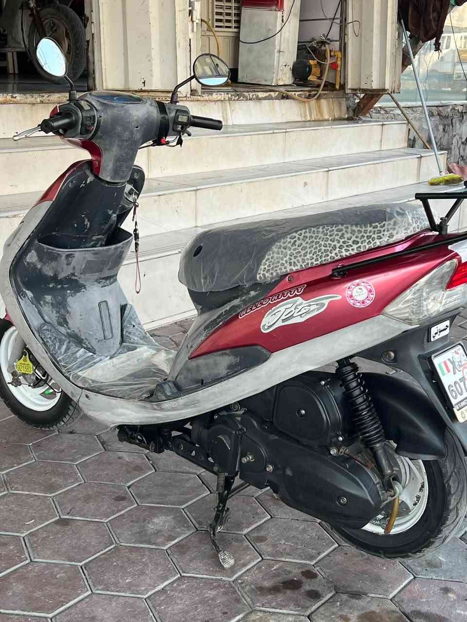 السلام عليكم دراجه ماكس للبيع مكفوله برغي ممفتوح بيها مكينه ناعمه نضافه ١٠٠٪؜ سعره ٦٠٠ قفل متوازي عليها كلش
