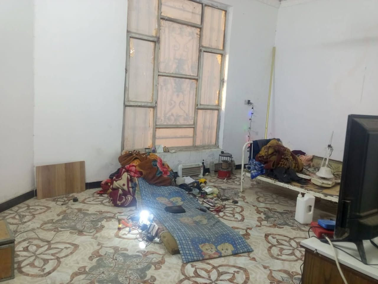 يالله🌹

تحية طيبة🌹

بيت 🏠 للبيع
مساحة 200متر طابقين 
الموقع كاع ابو كمال 

للاستفسار ☎️

***********
***********
او مراجعه مكتب رائد البنواوي للعقار 
حي الموضفين مقابل مدرسه نون والقلم الأهليه 

اهلا وسهلا🌺
