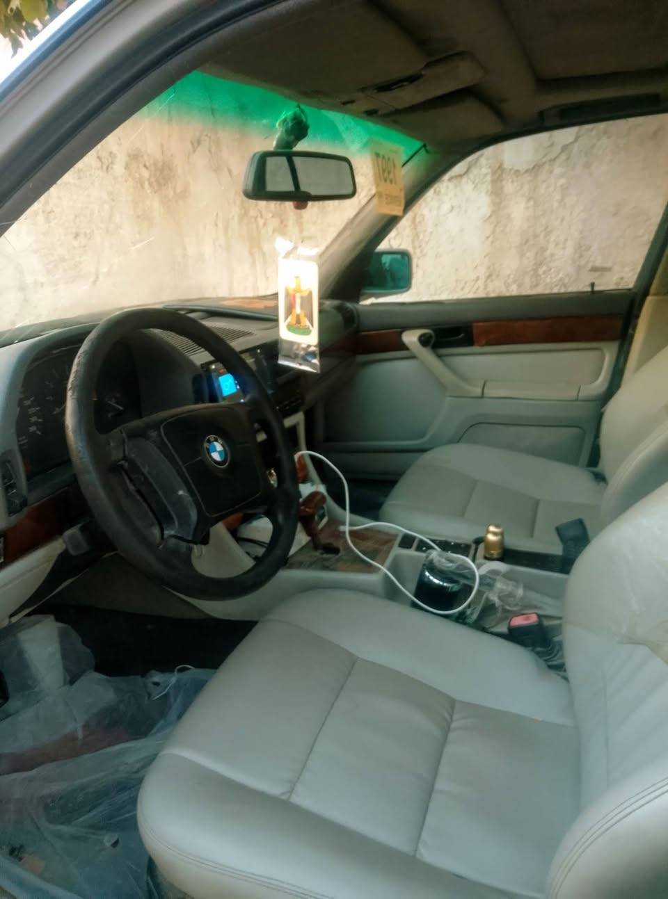 للبيع مستعجل
730اصل بليته وسنويه ثمانية سلندر 
1992 رقم بغداد تحويل ثاني يوم 
كير ومكينه وحدادية امامي خلفي كفالة 
داخل اوف وايت 
سستم صوت 
سلايت كهرباء 
منضومة تبريد 
داخل جلد مري كهرباء 
للاستفسار الاتصال 
***********
