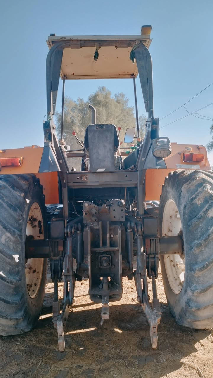 رينو موديل 2002 كتاب شركة بيها وكالة عامه جاهزه لشغل  كهربائيات جاهزه محرك كير كامله ما ناقصها شيء وراهه باذره *********** المكان بابل جبلة@
