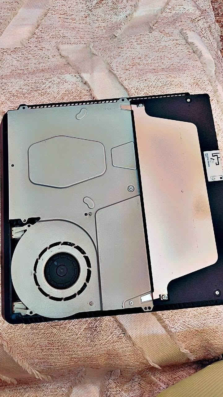 🎮🔥 السلام عليكم ورحمة الله وبركاته 🔥🎮
✨ للبيع بلايستيشن 4 Slim — 500GB ✨
🎮 الجهاز: PS4 Slim
💾 الذاكرة: 500GB
🕹️ يد أصلية عدد 1 — شغالة ومرتبة
🔌 شاحن اليد موجود
🏎️ دركسون PXN V3 PRO — كامل الملحقات
📦 كارتون البلايستيشن غير موجوده
💰 السعر: 260,000 دينار فقط
🤝 يوجد مجال للشراية 
✅ الجهاز كامل وجاهز للعب
✅ الدركسون ويا جميع ملحقاته
✅ البيع للجادين فقط
🎮 فرصة حلوة للي يريد جهاز + دركسون بسعر مناسب 🔥
تواصل واتساب***********
