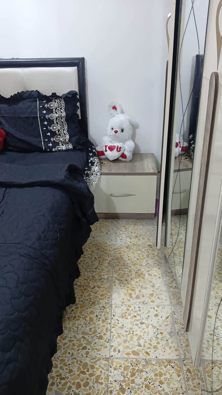 غرفه نوم 5قطع نضيفه جدا سعر نهائي قفل 250الف عنوان بغداد الحبيبيه رقم بي وتساب فقط *********** اخذ سكرين للمنشور ودز وتساب
