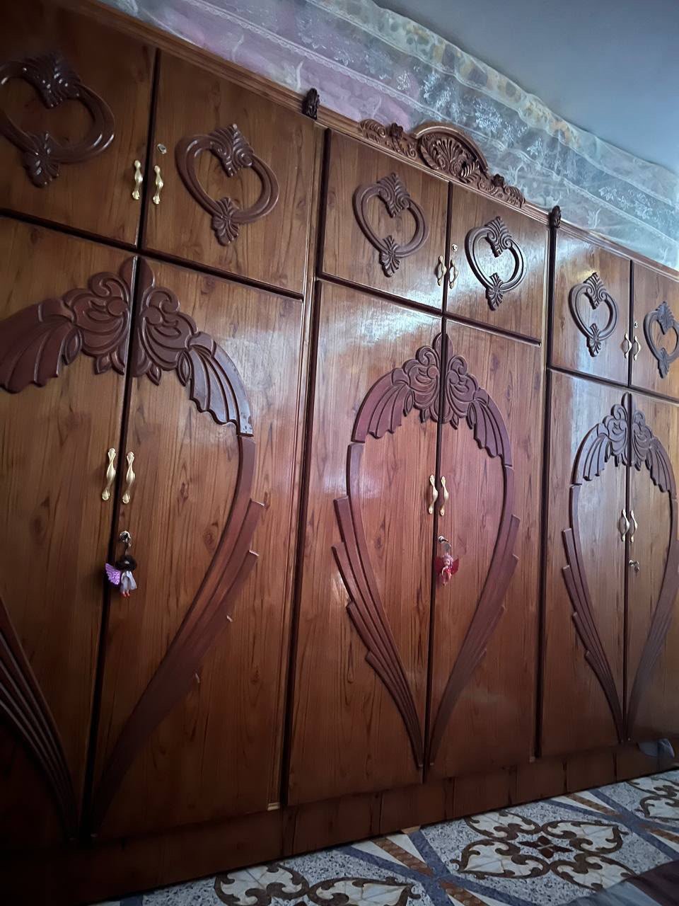 نظيفة • جديدة • ٦ أبواب