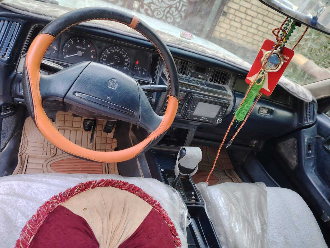 سلام عليكم للبيع او مراوس حسب القناعه 
سيدان تكم يسره بلاد كفاله عامه من كص ونقل والعيب الشرعي والضربه فقط رشه جماليه تبريد قطعتين خير من الله مكينه وكير اثنين اونص ففتي كارتون حداديه نفض تخم تاير مانقصها برغي كهربائيات كلها كامله من الركن لركن رقم بغداد الدولي مداور ثاني يوم مكان ناصرية مركز  ***********
