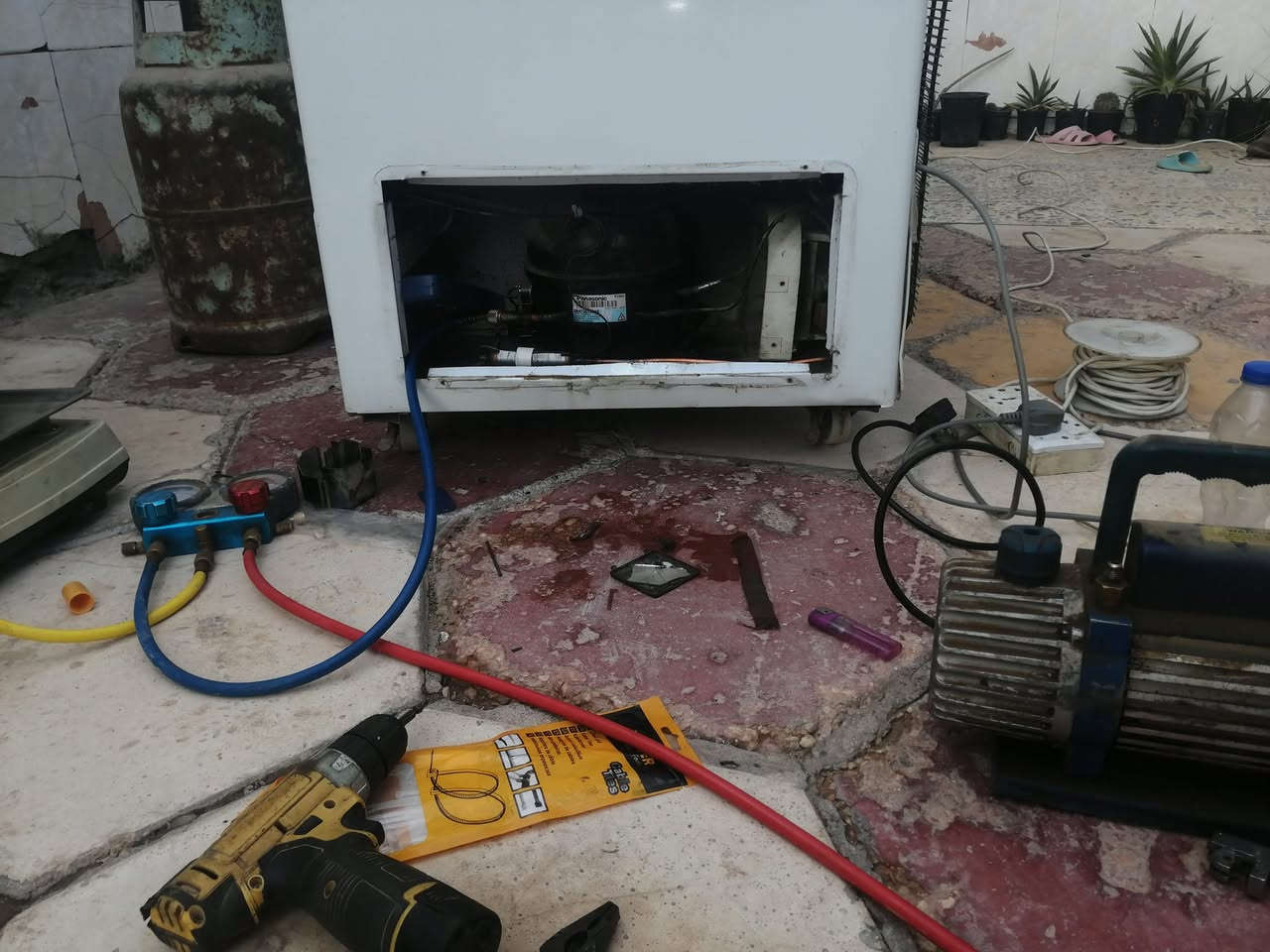 🔕 اعمل ودع عملك يتكلم 🛃تصليح مجمدة والمواد الغذائية بداخلها قبل لا تتلف
احمد ابوعباس الرفاعي ***********
