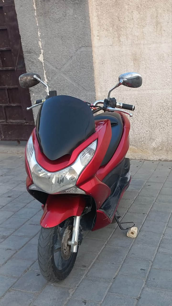 PCX جيل اول ياباني للبيع
دراجة جيل اول مكينة 125
كهربائيات كلها شغالة 
ماشية 50 الف حقيقي 
بغداد مدينة الصدر 
السعر مليون وبيها مجال 
***********
