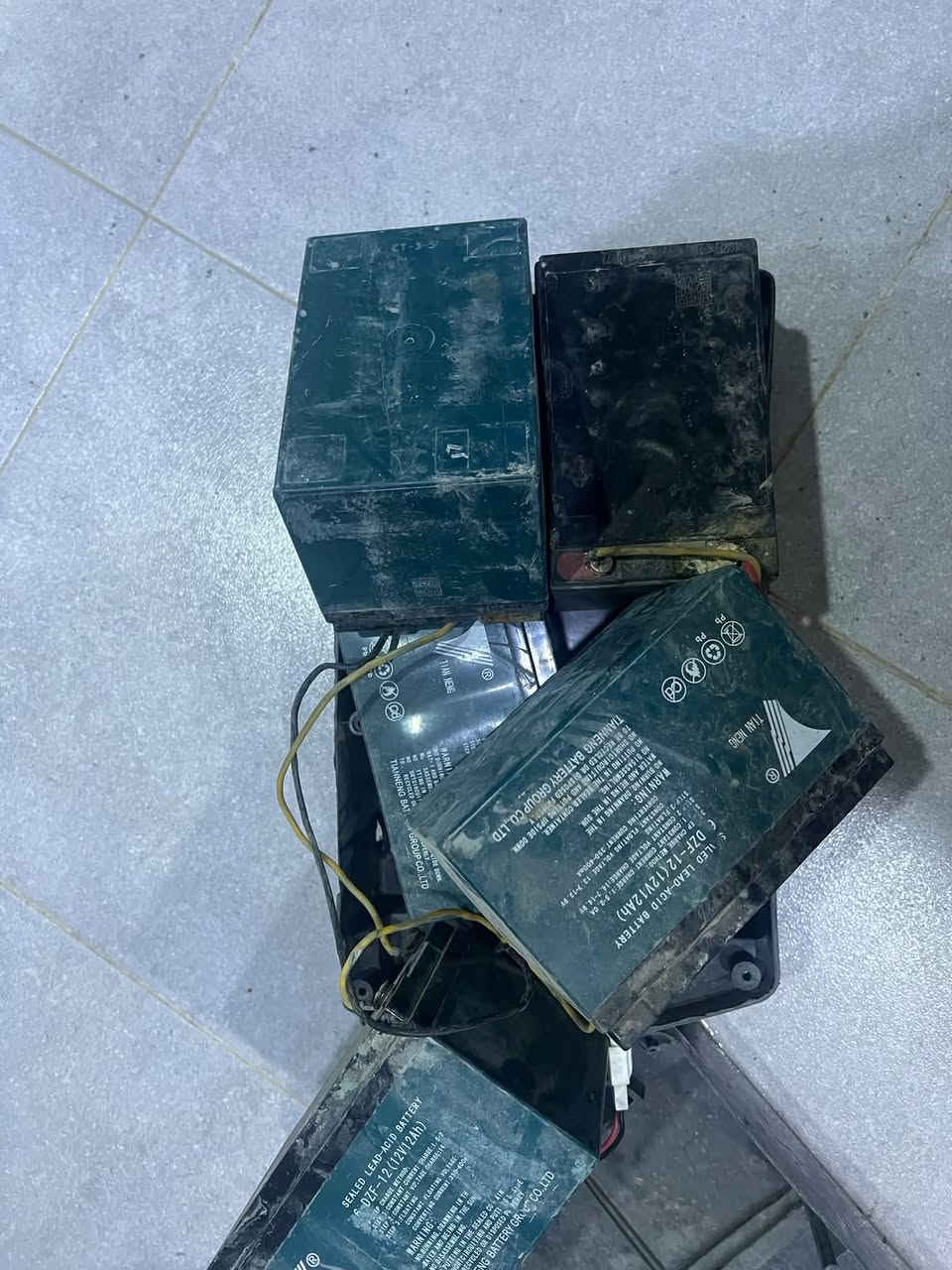 السلام عليكم دراجه شحن تفصيخ شتحتاج اي غرضايه وسعره أربع بطاريات.شغاله فقط اي استفسار  عل هذه رقم ***********
ملاحضه مامتواجد عل فيس 
عنوان ديالئ المفرك
