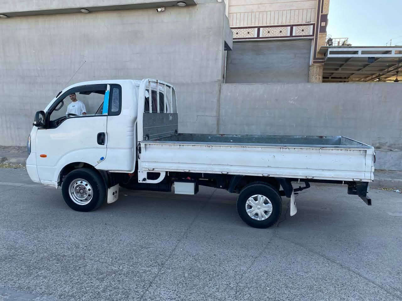 کیایی بار
شانسی بڕاوەی بێ سەرەتا سەیارەی دوبەیە

مەکینەی پەمپو نۆزڵ مەرغوب ،حەجم 3000
بێ دەعمو بێ لێدراو بێ وەرگەڕاو

بەشەرت گێڕو مەکینەو کارەبایی هەمو گیانی ، تەنها تۆزێک پەمپەکەی پیسە پێویستی بەسێرڤسە 

سعری 45وەرەقەو معامەلە ، ماڵی پیاوی فەقیرو کاسپیە
شوێن :کەلار،سمود
ژ.م/***********
