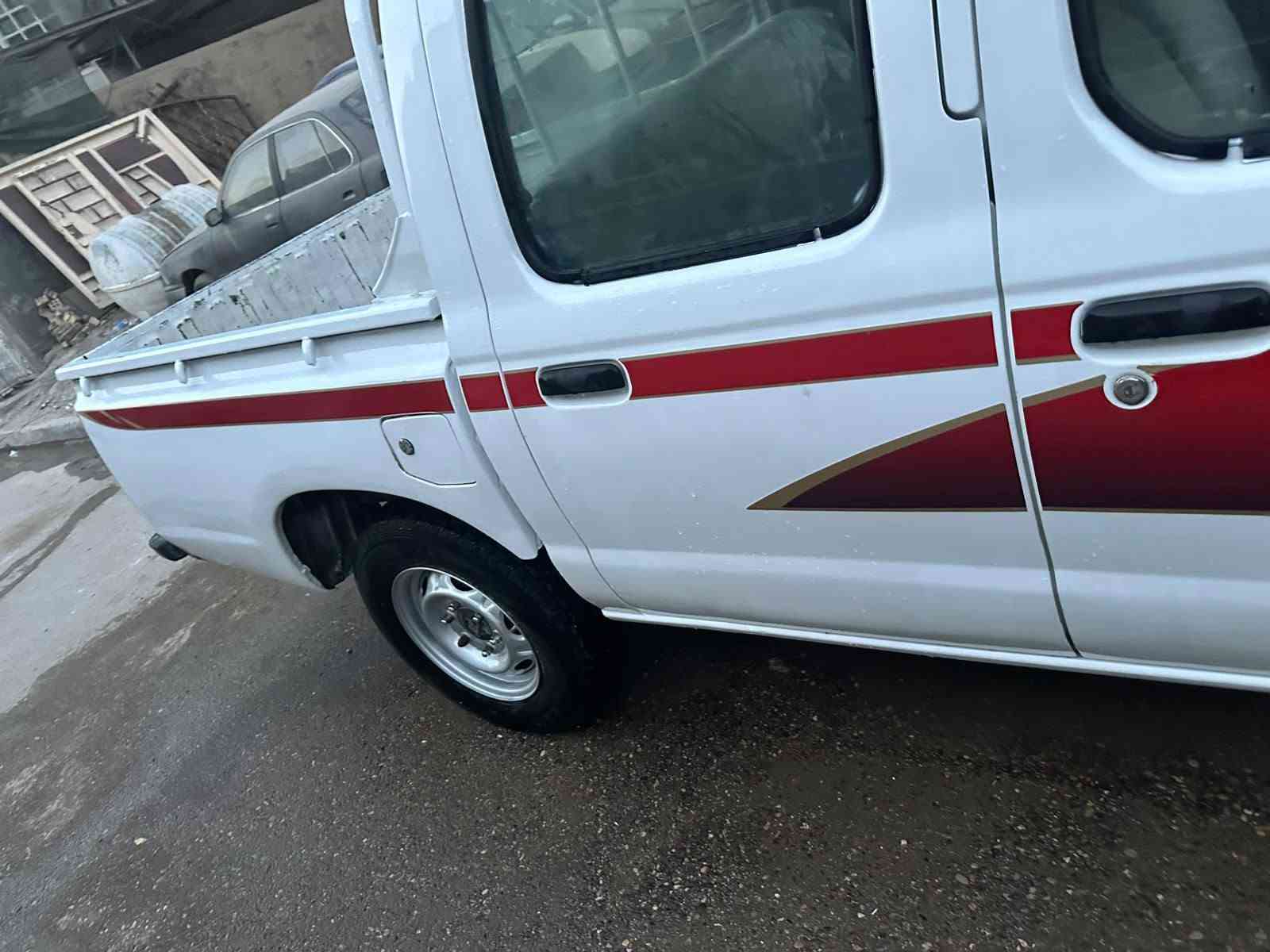 نيسان • ٢٠٠٢ • مصبوغة عام