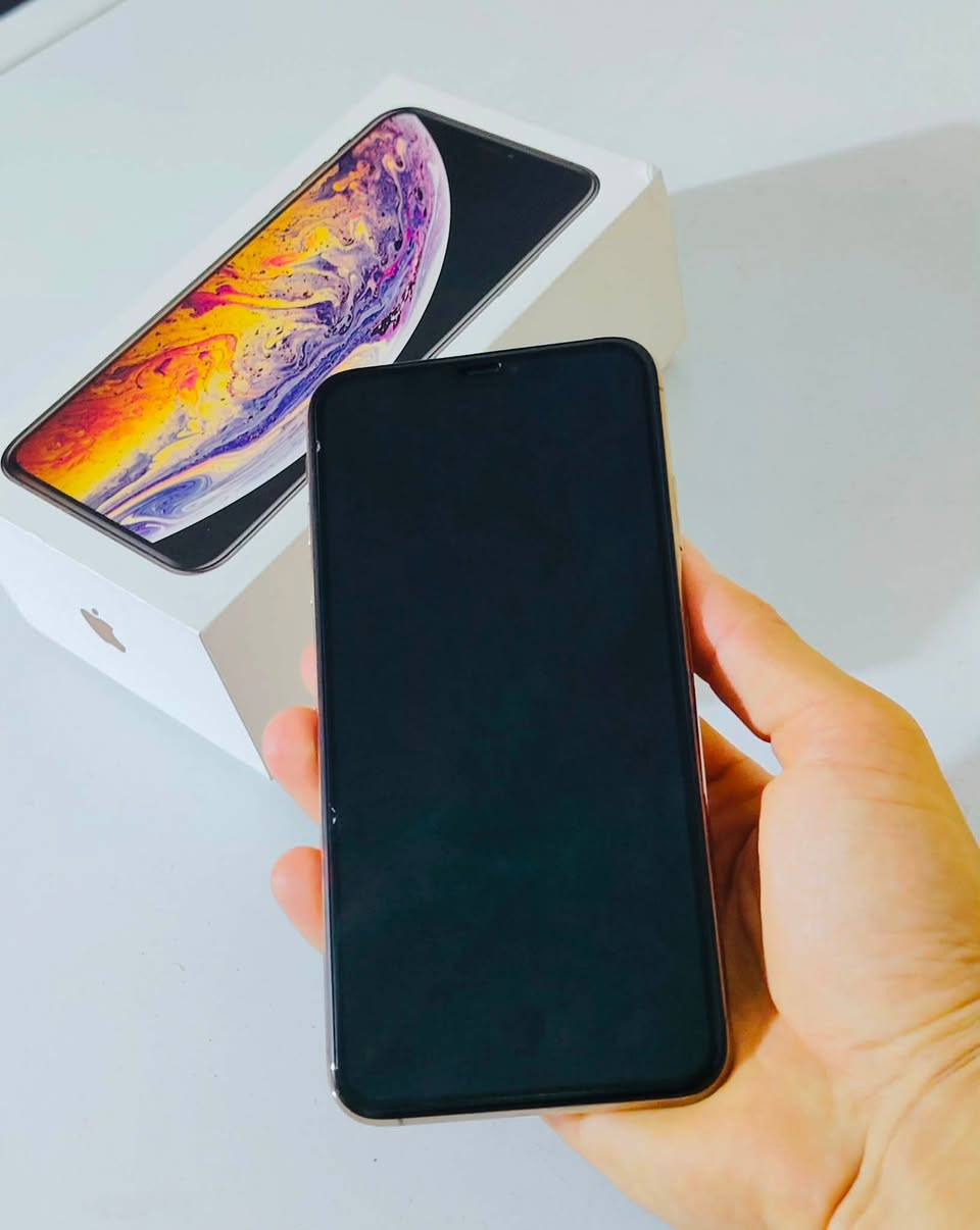 (( سلام عليكم )) iPhone Xs Max ذاكره (𝟐𝟓𝟔 )دبل سيم كارت  Z-AA مكفوول من كلشي ماداخل تصليح ولامبدل بي شي جهاز لمحبين الدبل سيم كارت  بطاريه🔋 (𝟕𝟑)بلاديه / المكان كوفه / رقم الهاتف +واتساب . ***********)) السعر (295)
