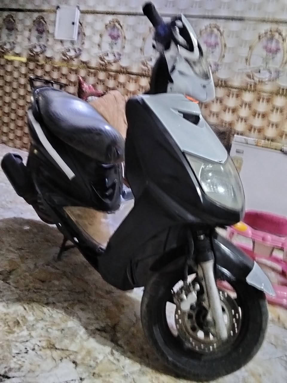 السلام عليكم شباب سكنس 140 نكره سلف مكينه ناعمه مامفتوحه ابد شلعه معدل فول كهرباء كله تستغل تايرات ودبلات جدد بريك امامي خلفي اشاير يسره يمنه هورن عداد سرعه بانزين مال حناي مكان زعفرانيه قفل 350 شراء اتصل ***********
