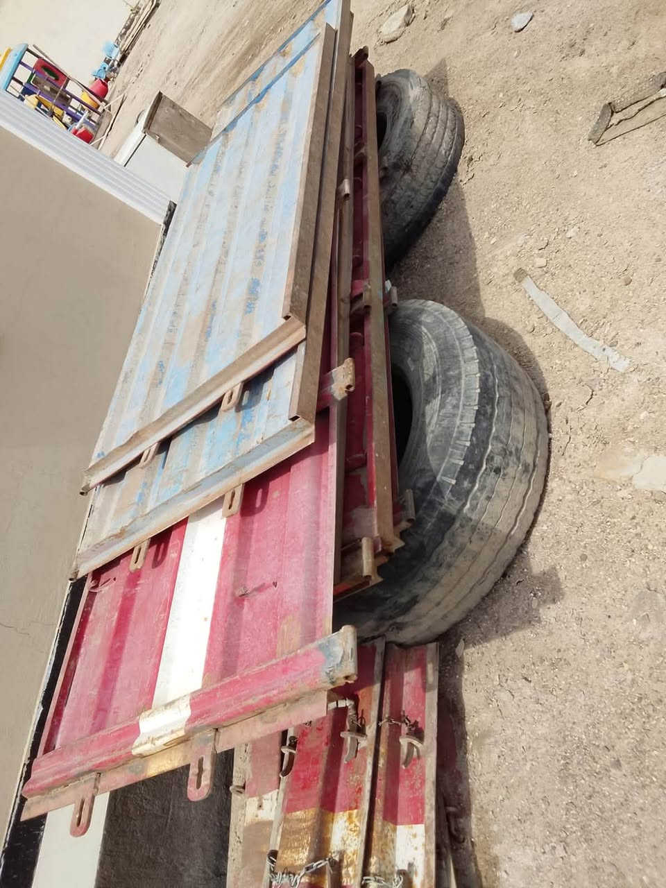 السلام عليكم جناب للبيع رتفاعه 95 طول 12/50 + تطواله للاستفسار (*********** مكان بصره اني مكلف بل نشر
