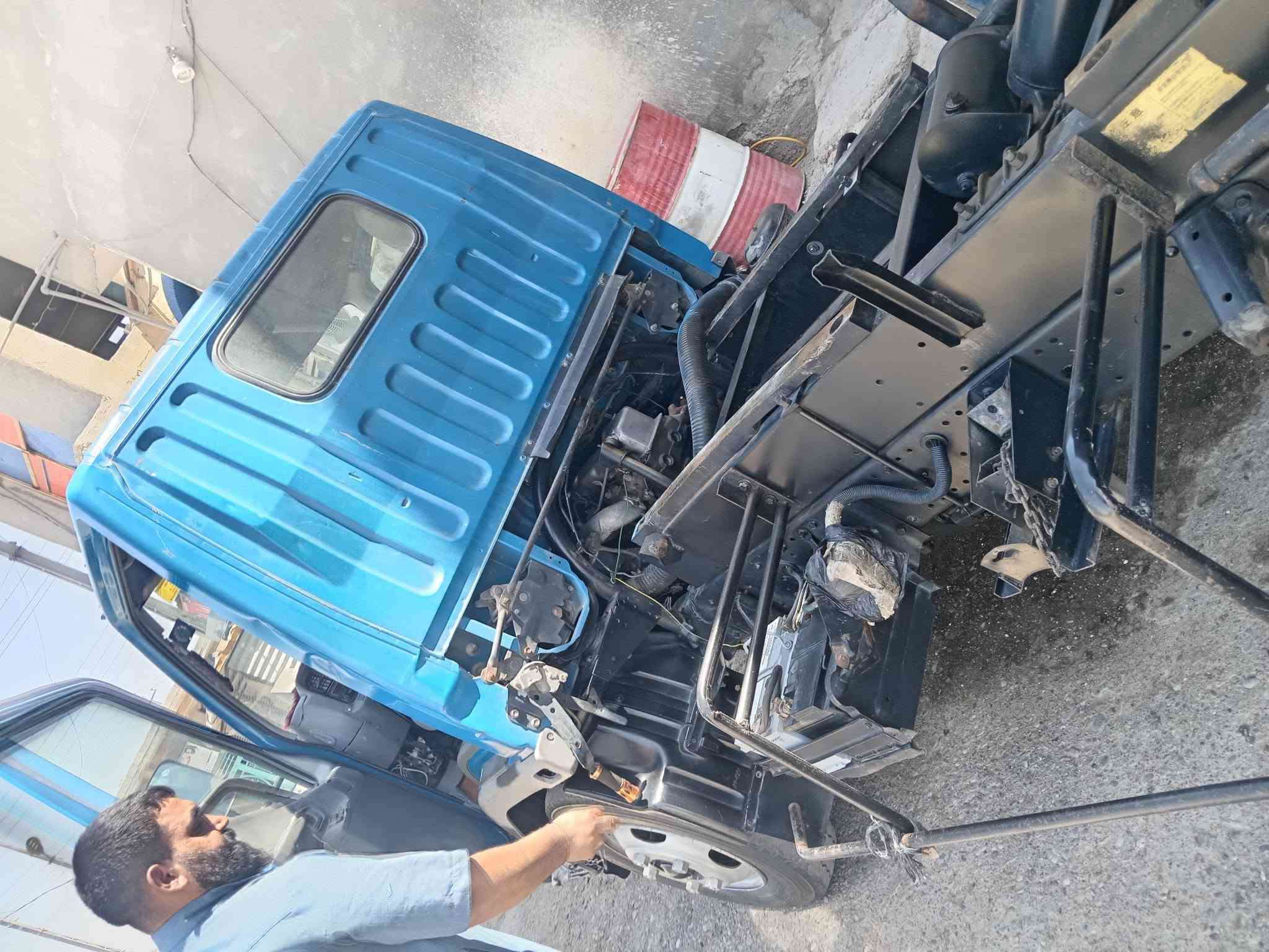 سلام عليكم كنتر قلااب بلاد ٣ طن دبل شاصي سياره مكفوله كفاله عامه رقم بصره باسمي شخصيا الاستفسار انتصل عل رقم *********** ***********.   مكاني العماره
