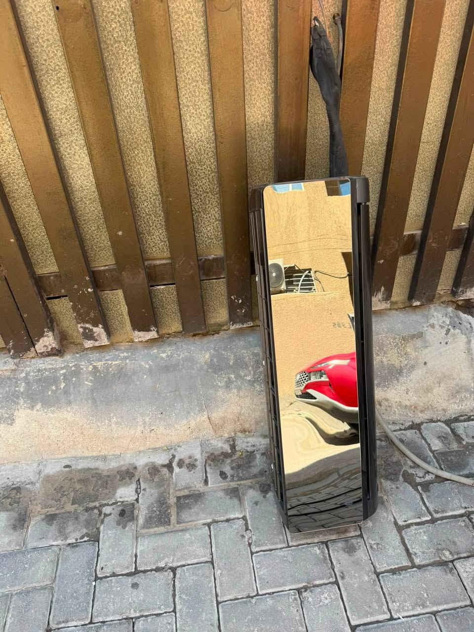 السلام عليكم من رخصه الادمن 
سبلت واحد طن انڤيرتر جديد بمعنه الكلمه اخر اصدار  الداخليه لون رصاصي ام المرايه كامل هوه غازه وبواريه وايراته السعر 350 بي مجال  عنوان بغداد السيدية ***********
