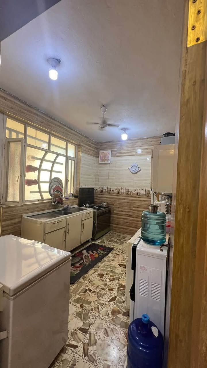 السلام عليكم بيت للبيع مساحة ١٠٠ متر في منطقه زراعي اركية وفاضل واجهه ٦ وربع ونزال ١٦ السعر ٧٥ مليون للاستفسار مراسلة خاص او على الواتساب ***********
