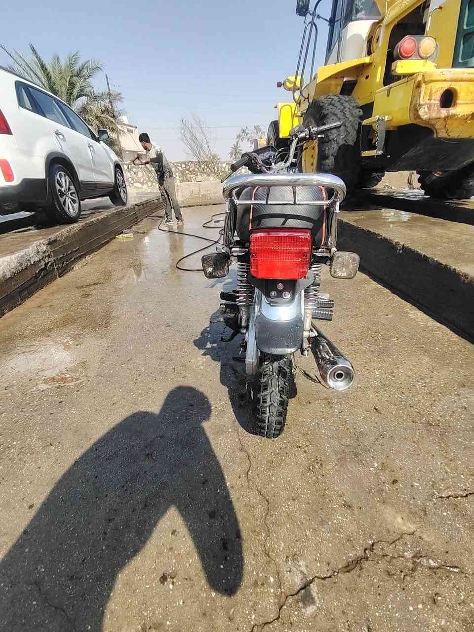 دراجه سيفان موديل 24مكفوله بس الدشبول مبدل مال 23 كهربائيات كلها شغاله سعر600وبيها مجال مكان مسروع المسيب للاتصال الرقم ***********
