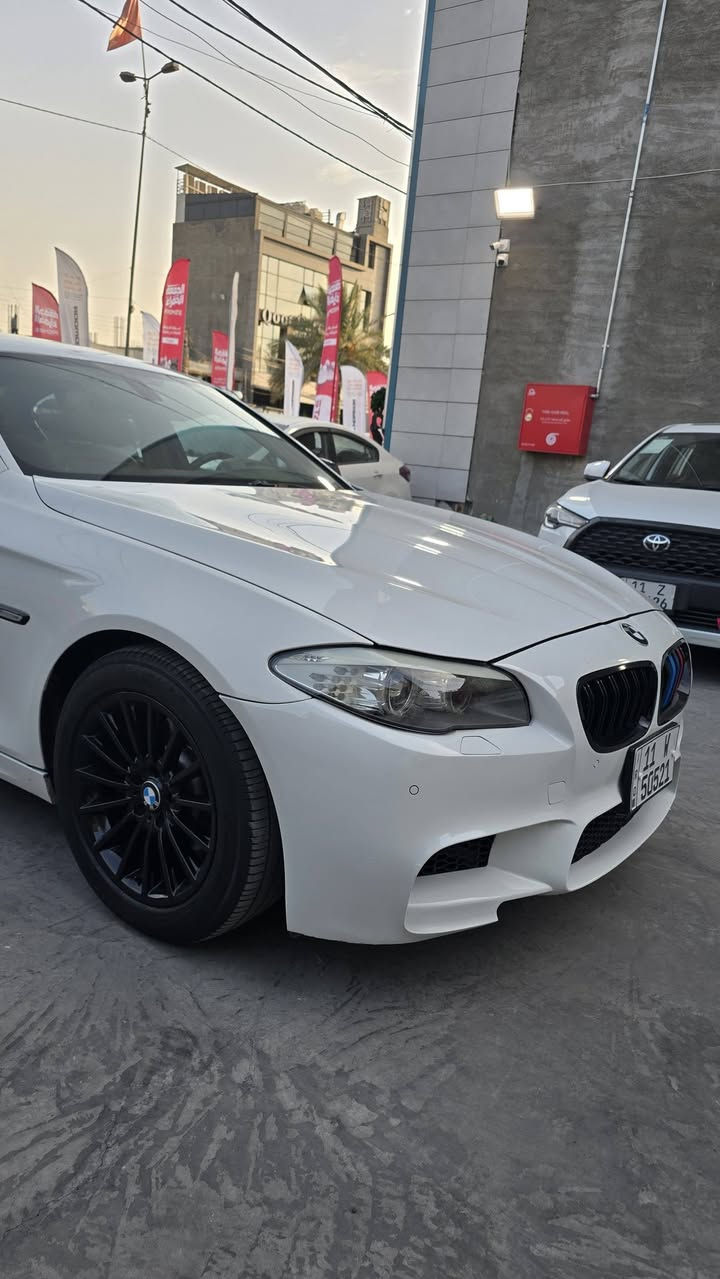 بي ام F10 حجم 535i كير محرك مكفول محرك 6v سلندر تخم تاير تبريد ثلج صدرها جديد سياره جاهزه من كلشي 
بيها فقط جاملغ صبغ السعر 145 مكاني بغداد 
الاستفسار ***********
