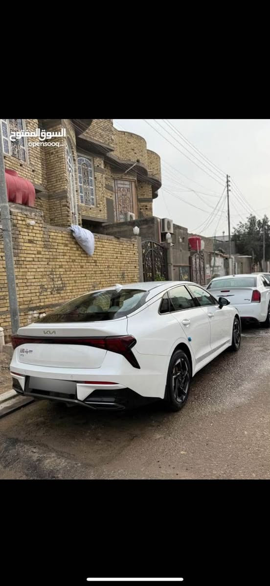 السلام عليكم 
للبيع k5 2024 خليجي 
ماشية 36 الف 
رقم اربيل باسم شركة وكالة باسمي
جاهزة وجديدة كلش 
بيها تبديل باب جهة السايق وصبغ الباب الثاني والباقي مكفول 
السعر 188 وبيها مجال للشراي 
مكاني البصرة دور النفط 
***********
*********** البصرة, العراق

نص مكتوب في الصور:
- السوق المفتوح opensooq.com اضغط للتكبير
- السوق المفتوح opensooq.com
- السوق المفتوح opensooq