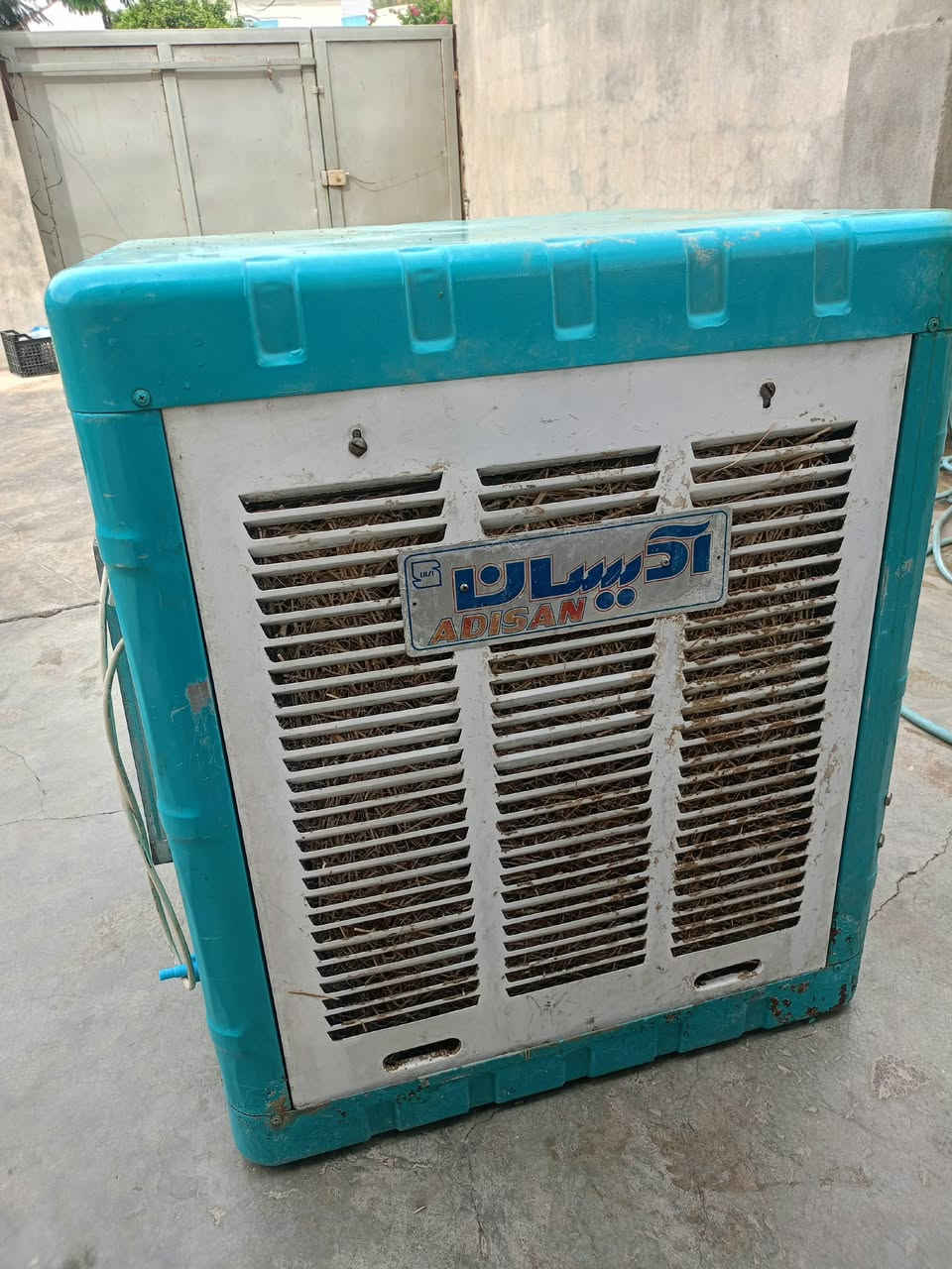 سلام عليكم مبرده للبيع جديده شغاله كل عيب مابيها السعر 75بيها مجال شراي اتصل ***********
