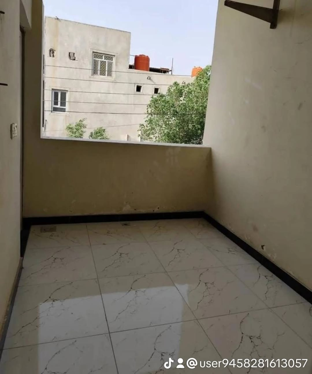 يتوفر شقة اللايجار
طابق ثاني درج العنوان - ابي الخصيب - باب عباس - قرب دائرة
الكهرباء - قريبة على سوق ابي الخصيب 2 سيارة د
المساحة 200 متر
التفاصيل :
شقة جديدة كليا درجة الامتياز
غرف نوم بحجم 4 ب 5 تقريبا
صالة واسعة 6 ب 5
استقبال بحجم 6 ب 4
حمام منفصل مع مغسة وأسيس لغسالة.
صحيات منفصلة مع مغسة.
مكان للتخزين. سخان جاهز
ماطور مع زجاجة مياه جاهزة.
مقطورة مياه جاهزة.
 عدد 3 مع مفرغات عدد 3
السعر 400
ملاحظة : الايجار فقط لصالح وعائلة صغيرة
ستفسار ابو عباس ***********

نص مكتوب في الصور:
- @user9458281613057