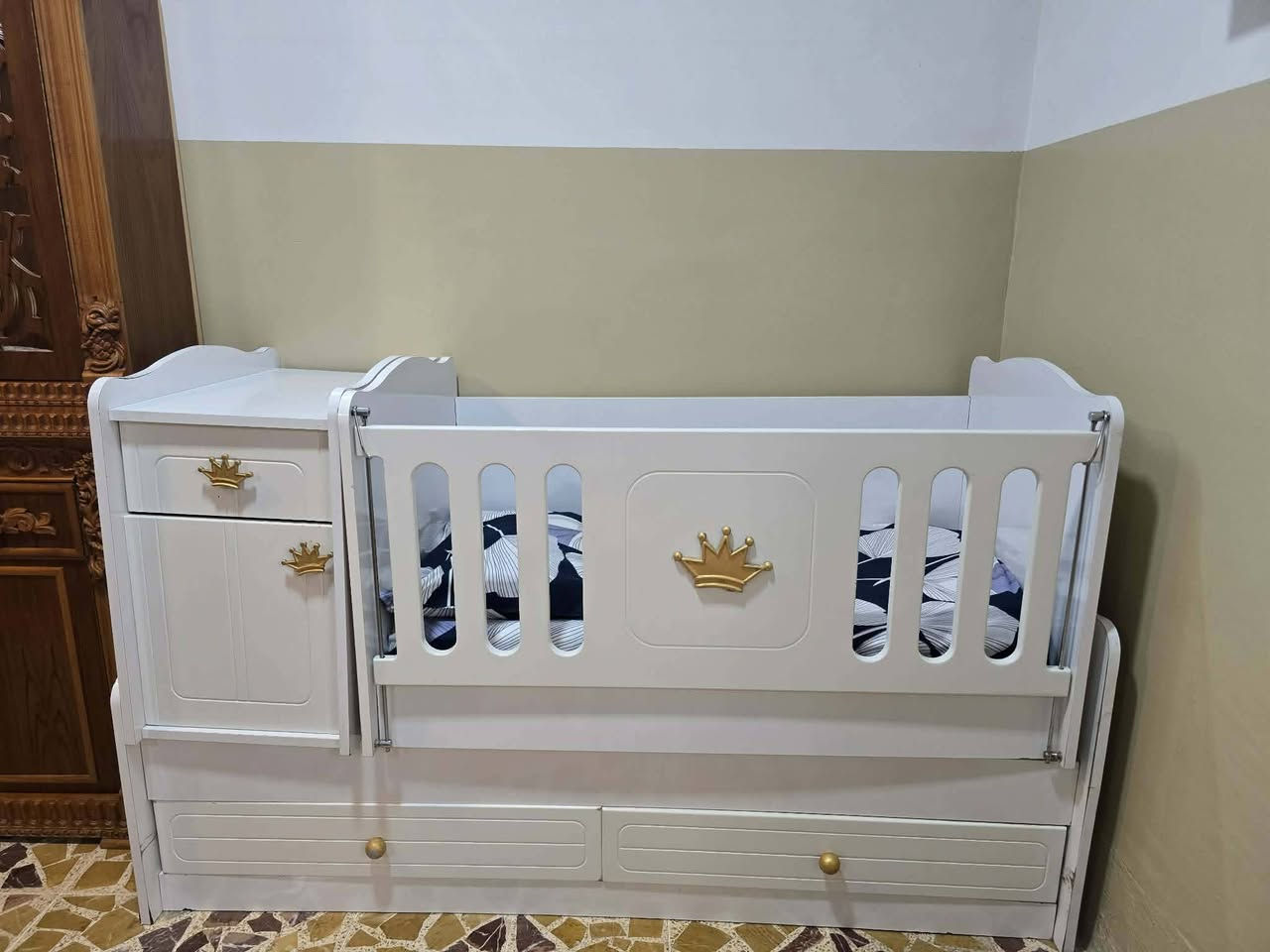 سرير أطفال • نظيف • قريب جامع طه