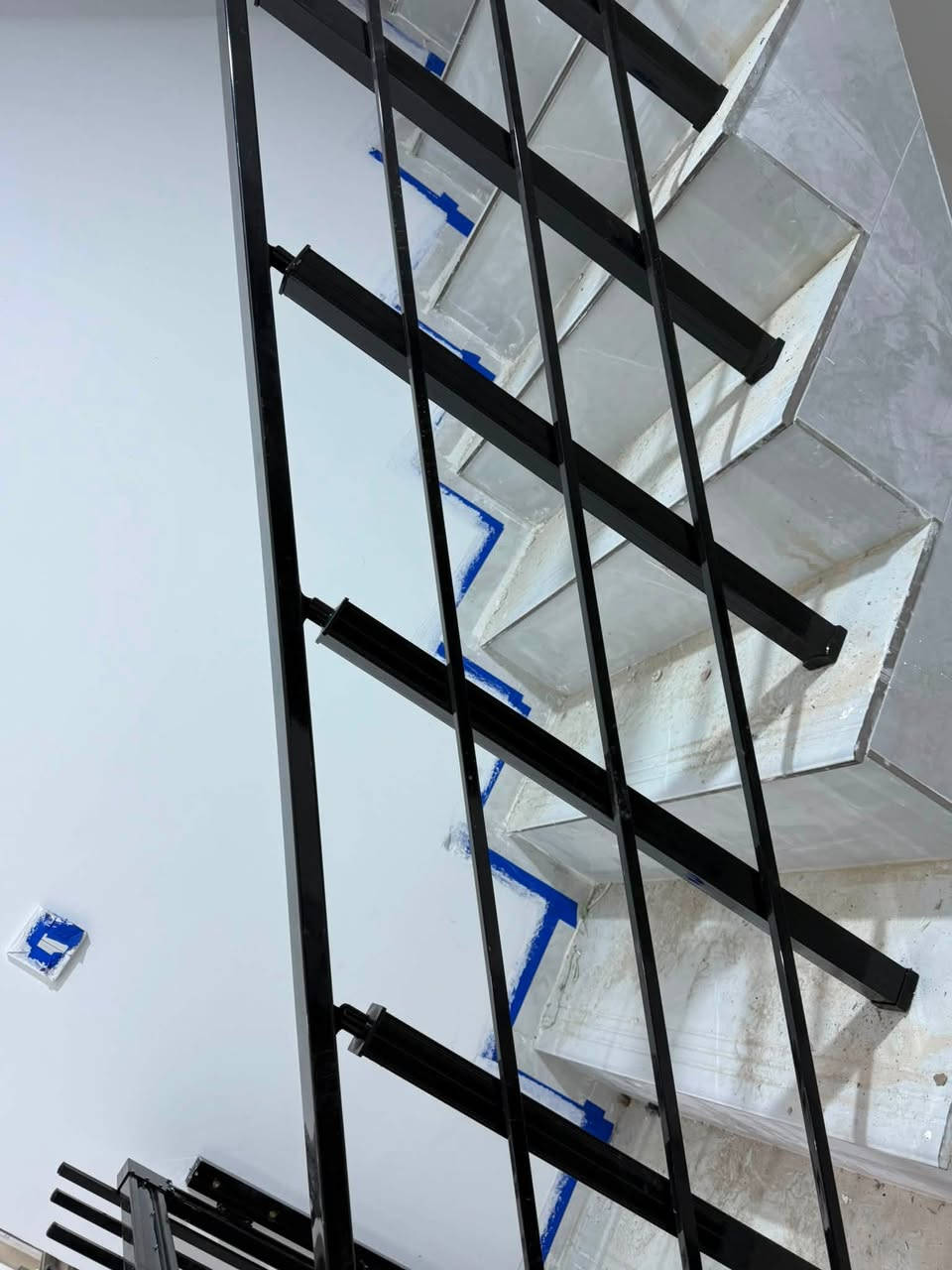 عمل محجر درج عدل المنيوم مربع باللون الاسود تصميم وتنفيذ معمل المنيوم طوز

🔹معمل المنيوم طوز لعمل أبواب وَشبابيك الألمنيوم في قضاء الطوز  مَعنى الفخامة والرقى ، 
معمل مُكتمل مَن أجود وأفضل أنواع الشبابيك الالمنيوم  والمُحجرات الدرج والسكايلايت  والقواطع الزجاجية . وأرقى أنواع المطابخ الخشب والديكورات 

🔸🔹📍زُورونا فَي مَوقعنا ( قضاء الطوز سايدين قائمقامية مقابل مركز شرطة الجمهورية عمارة شاخوان حاج هاشم )

☎️***********

 #محجرات_الدرج #محجرات #محجرات_المنيوم #شبابيك #مطابخ_حديثة #ابواب #درسنك_روم #شبابيك_المنيوم #ميز_تلويزيون #مطابخ_مودرن#مرمر#طبيعي#كوارتز
