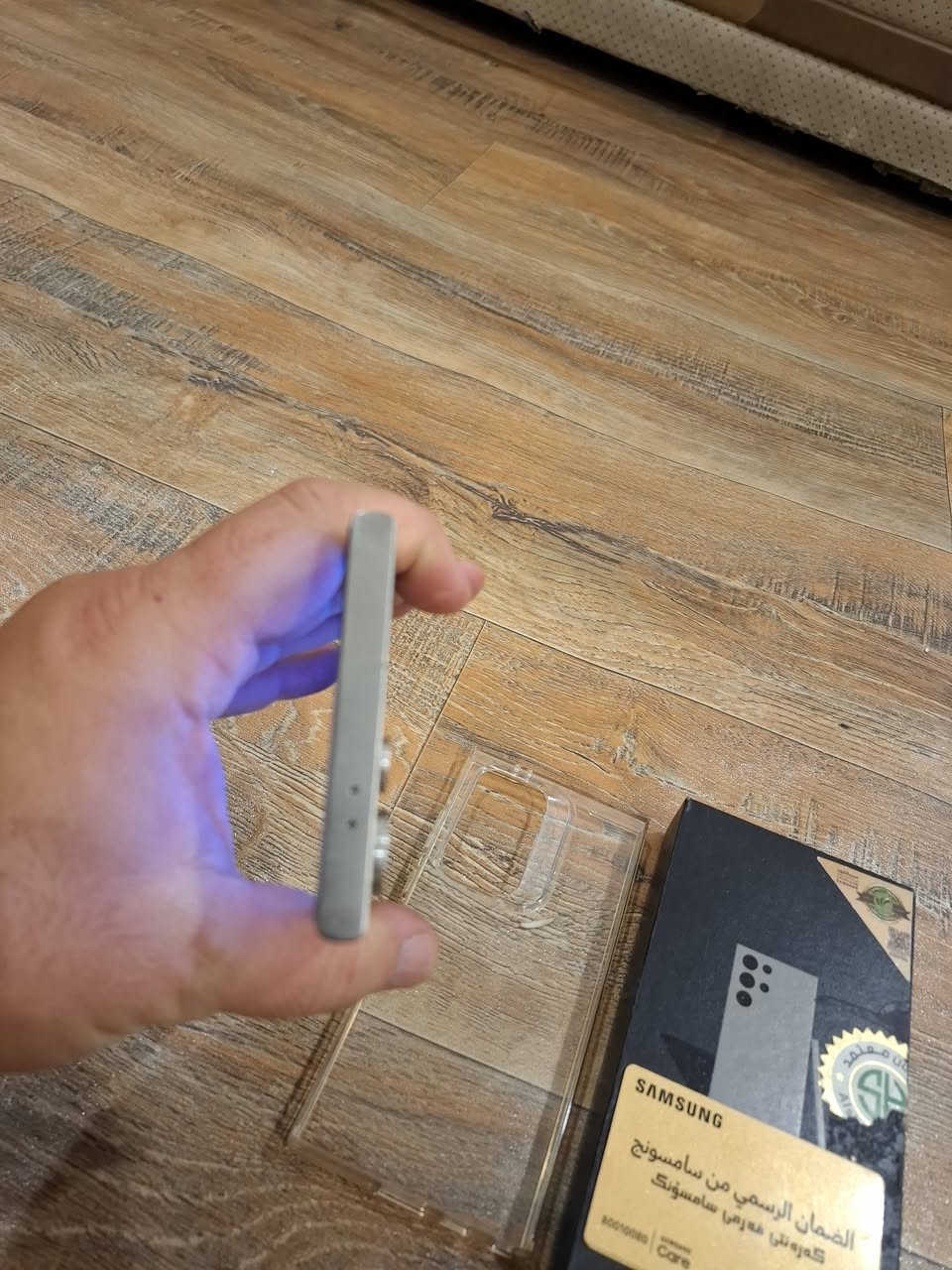 توفر من جديد 
S24 ultra
 256GB 
نظافه 💯 
كامل ملحقات 
ضمان الوكاله 
كارتونه مطابقه 
السعر 875 الف 
بغداد الكرخ 
يوجد توصيل 
***********
**مستبدل شاشه اصليه وكاله وكبس وكاله ومراح تعرفه بس للامانه اكلك بيه
