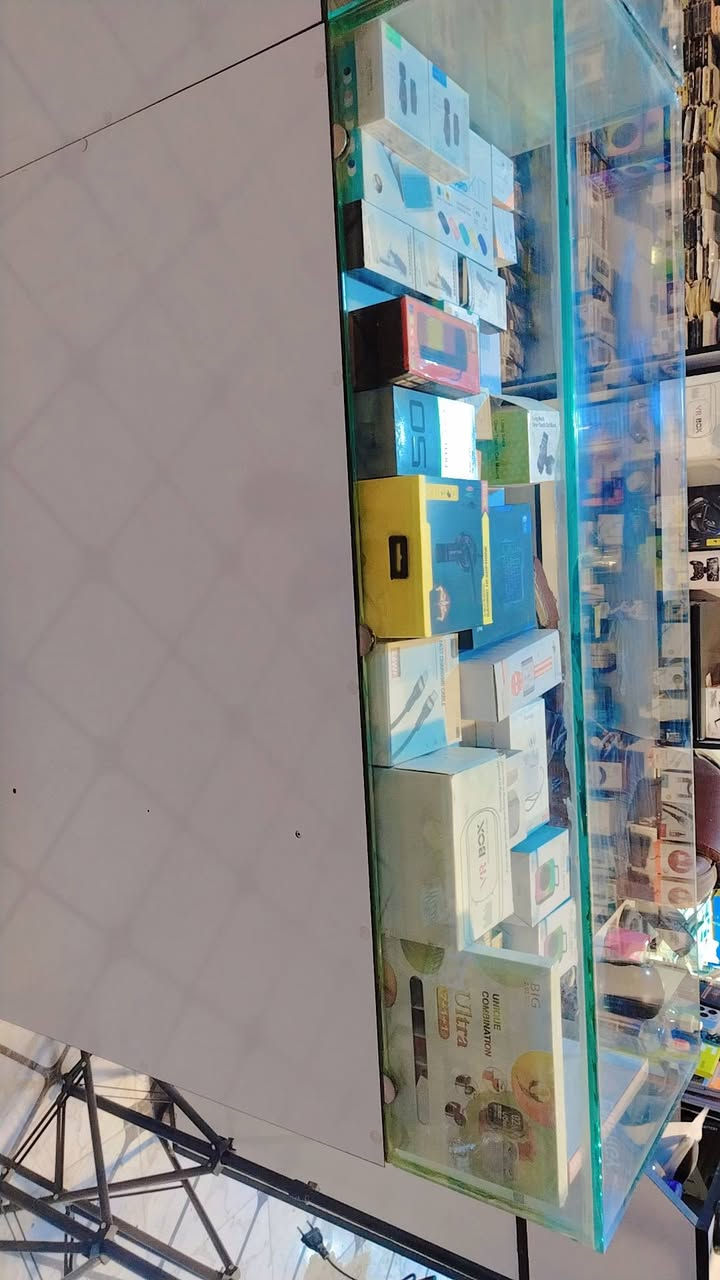 السلام عليكم بضاعه محل كامل للبيع الرفوف والبضاعه تفاصيل اكثر ادخل خاص ***********موقع حله
