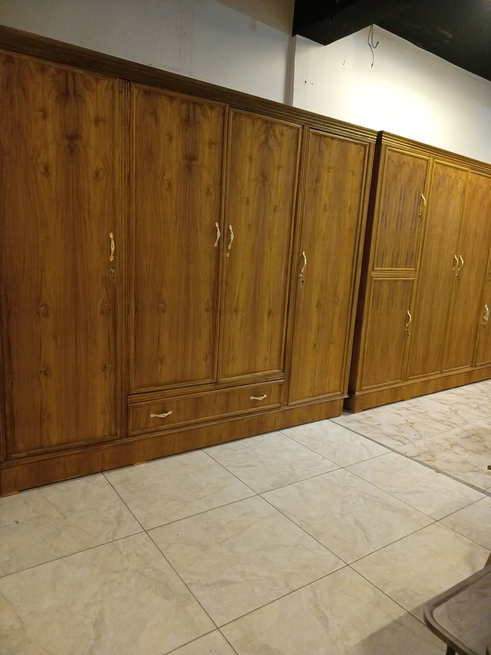 كنتور اربعه باب وكنتور ثلاثه داخل خارج صاج. السعر450الف اربعه باب. 350الكنتور ثلاثه باب.  والاثنين الباب. 250جديد. غير كستعمل
  الهاتف.  ***********

