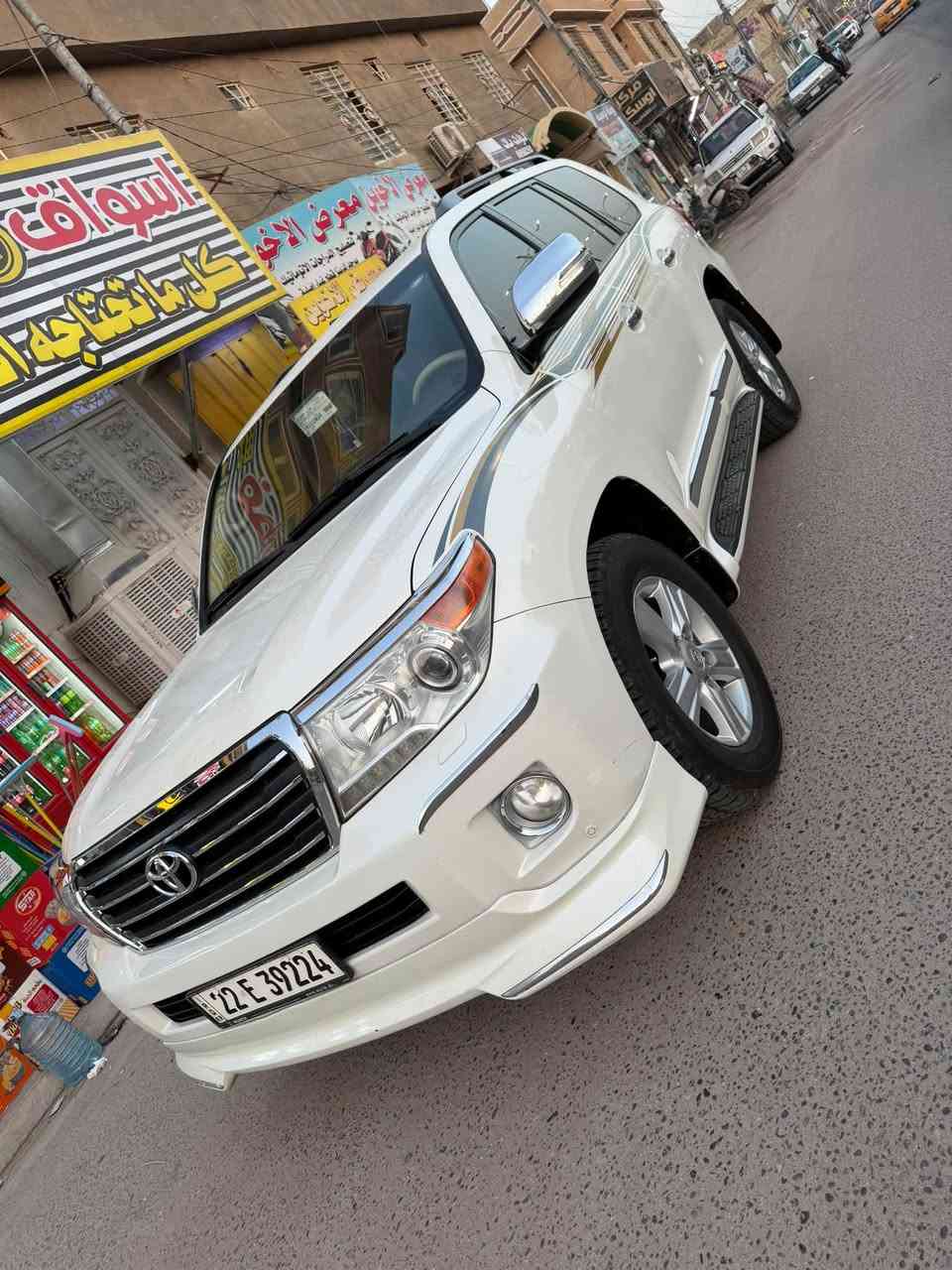 سلام عليكم سياره نوع لانكروز موديل ٢٠١٤ بريم فول مواصفات وحد على واحد كفايه عامه من كلشي سياره جديده تخم تاير حداديه جديده تبريد ثلج  كير مكينه كفاله حساس امامي خلفي مري شفة جنطه شفط كأمره جيت لين شاشه جيتالين ابلادي السياره جديده مال بيت تحويل ثانيهم العنوان كربلاء السعر 387وبيها مجال حك الجيه رقم الهاتف***********ماشيه ٧٠
