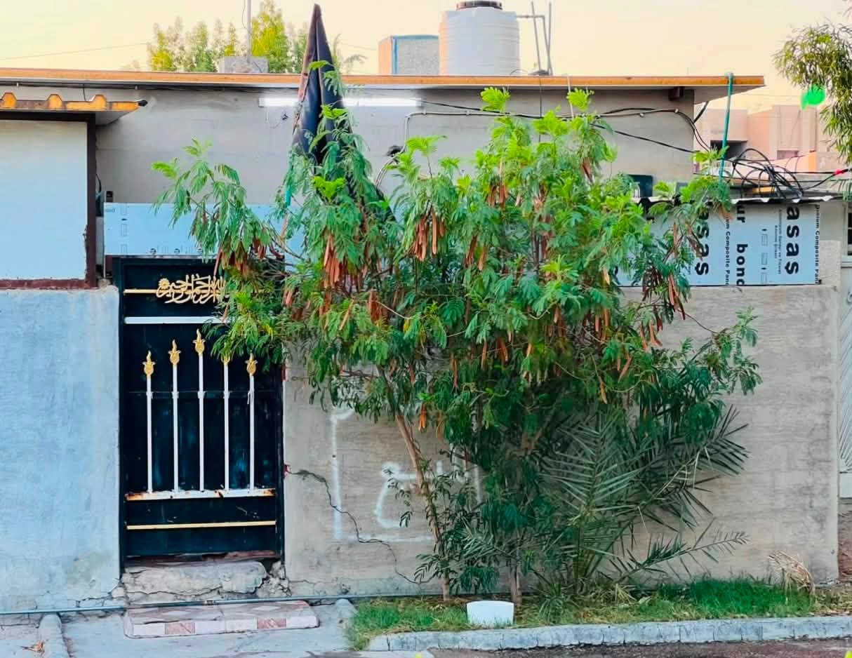 بيت للبيع في مجمع المصابيح السكني قرب المستوصف للأستفسار ***********
