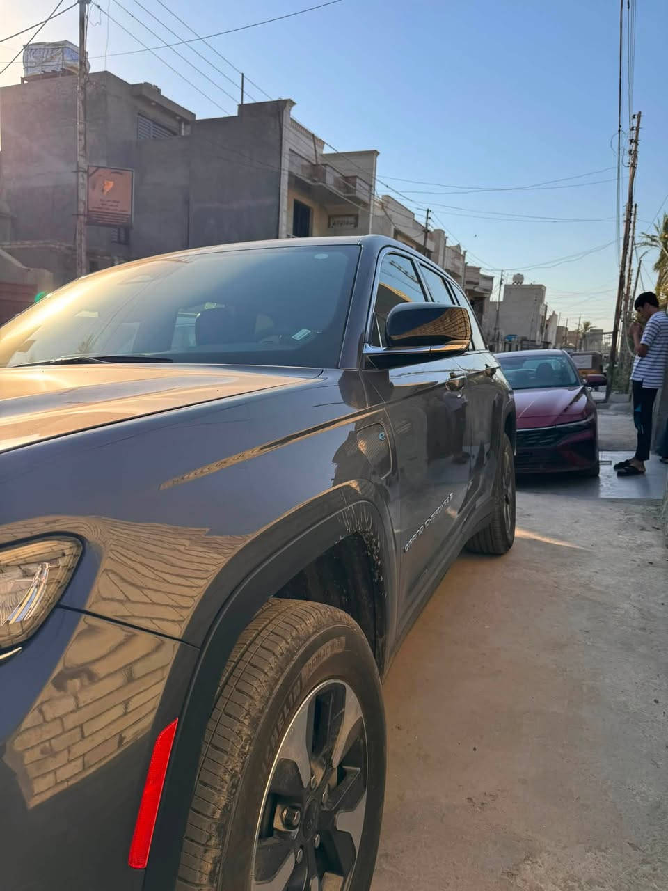جيب شيروكي 2024 4xe بلجن
ضربة خلفية بالدعامية موضحة بالصور
ماشية 25 الف ميل
فول مواصفات +بانوراما
السيارة نضيفة شبه زيرو
السعر المطلوب : 30 الف دولار وبيها مجال 
رقم التلفون : ‭***********‬
مكان السيارة بالدورة
