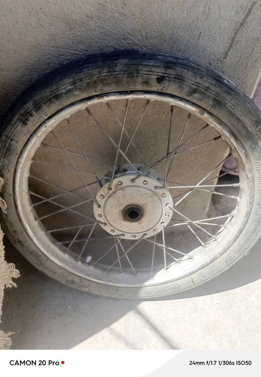 عندي مكينه عندي شاصي ربعه كير مديل واحد وعشرين وعندي دبلات وعندي شغلات كهربايه سعر خاص***********وتساب فقط سعار مناسبه

