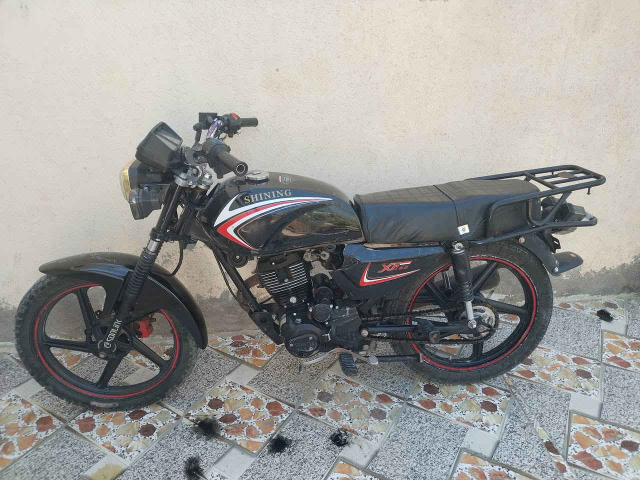 للبيع شانك موديل 24 السعر 600 وبيه مجال دراجه نضيفه اتصال ***********
