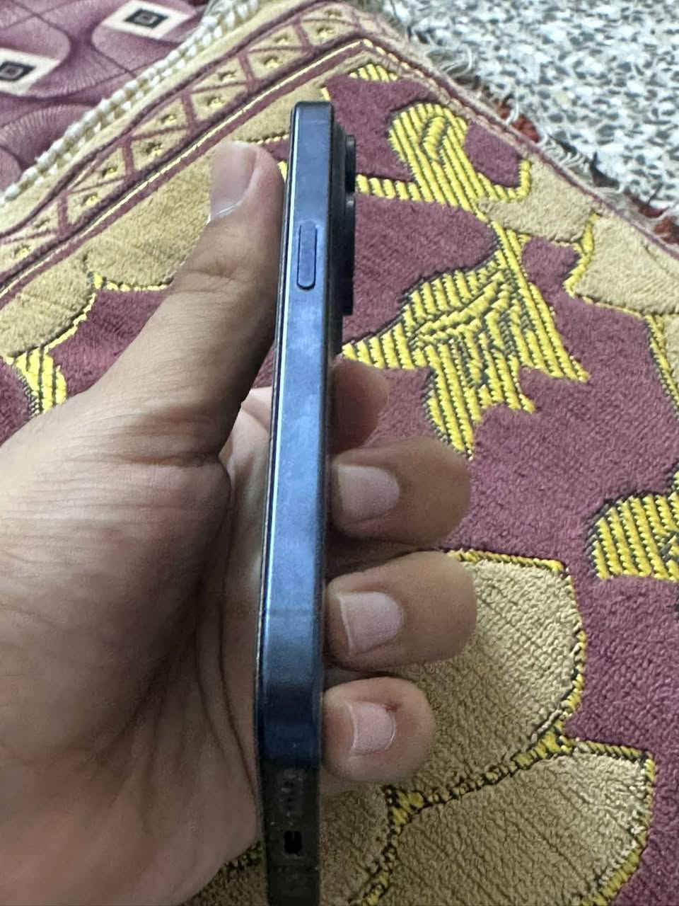 السلام عليكم
15 برو فقط للبيع الجهاز وتربروف ذاكره 256 بطاريه 86  نموذج م شرق اوسط السعر 820 وبي مجال للتواصل ***********
