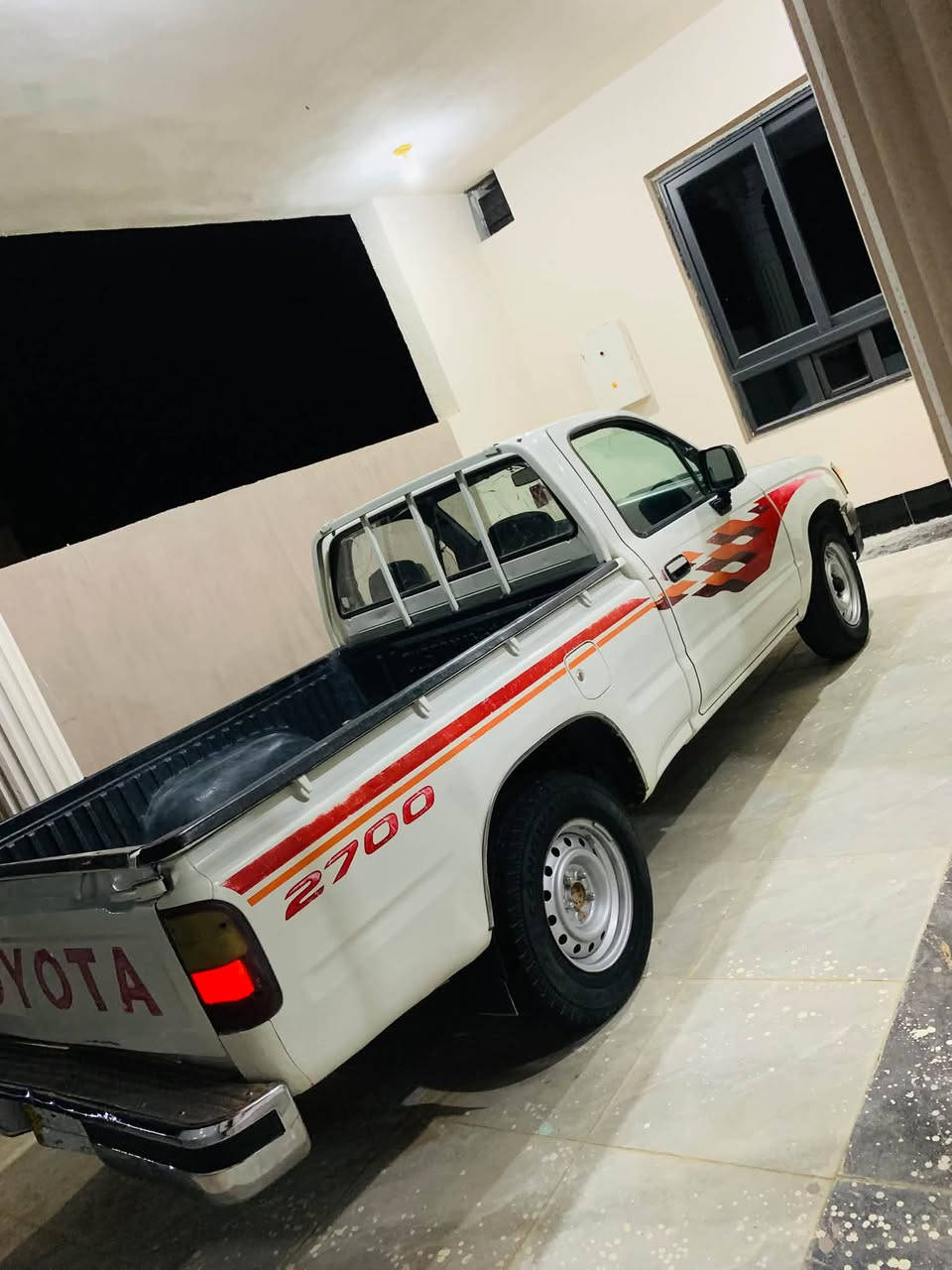 سلام عليكم بيكم تيوته موديل 1998بلاديه من دعميه لدعاميه برغي مابيهاا نقص نضافتها شوفت عينك بل حقيقة احلئ تبريد مو عميه دخلاهاا وضع شركه نضيف محرك بلادي مامفتوح تايرات جداد صار شهر شادهن قلاف كمل كهربائيات كلهاا شغاله رقم ديالئ سنويه جديده شاصي بلاد سعر 80وبيهاا مجال للشراي اتصل ع رقم
***********
