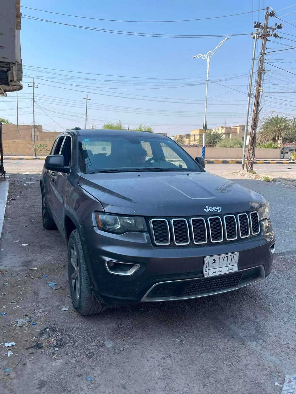 جيب شيروكي لاريدو 2020
ماشيه 80الف 
مواصفات رادار 
تحكم كشنات 
محرك 3600
مامفتوح 
4ويل
تبريد ثلج 
رقم بغداد تحويل ثاني يوم 
السعر 175ماكو هيج سعر الموديل 20بس متوازي على البيع
حادثها نص البجم مصبوغ نص البنيد والجاملغ الأيمن والايسر الاتصال على الرقم ***********
