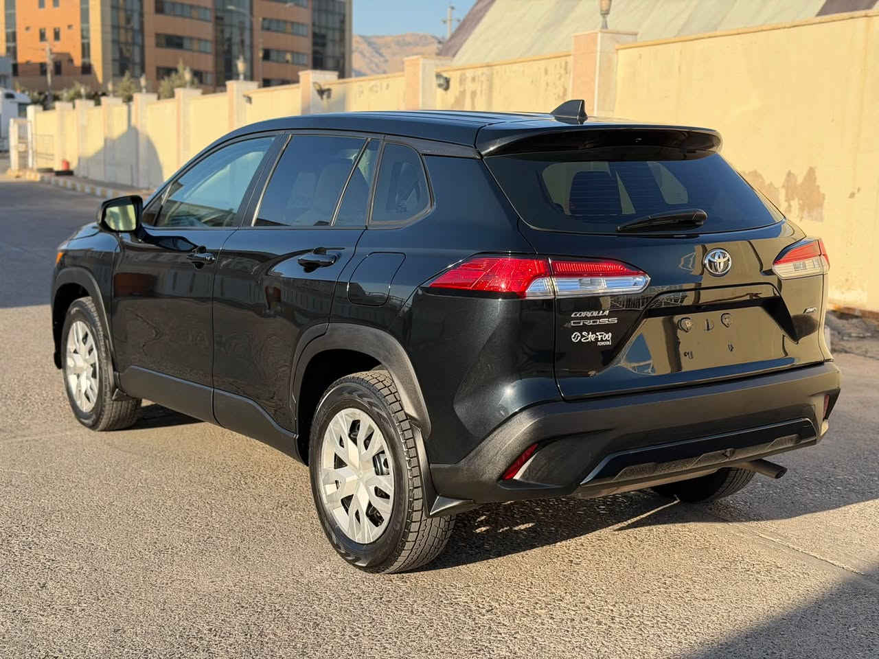 تويوتا كورلا كروس 2025 le AWD
حادثها: فقط بولند صبغ بدون دواخل و راس جاملغ تعديل بارد 
ايرباگ استيرن و تكمة طاك راجع سستم
ماشية زيرو فقط ٦ الف ميل
السعر ١٥٣ ورقة و مجال بسيط

المواصفات :
كشنات تدفية 
ردار امامي . 
تحديد مسار . 
 كاميرا خلفية . 
شاشة كبيرة  . 
المصابيح الأمامية زنون . .
اشاير جانبيه + رادار . 
5 راكب .
مكيف خلفي . 
 مانع تصادم خلفي .
سايد بريك بصمة. 
اوتو هولد . 
 محدد سرعة . 
 نظام التشغيل والاطفاء الاوتوماتيكي .
مكان السياره 📍عقرة    
سيارة رقم كاتي شرط ترقيم 
اتصال او واتساب ***********
