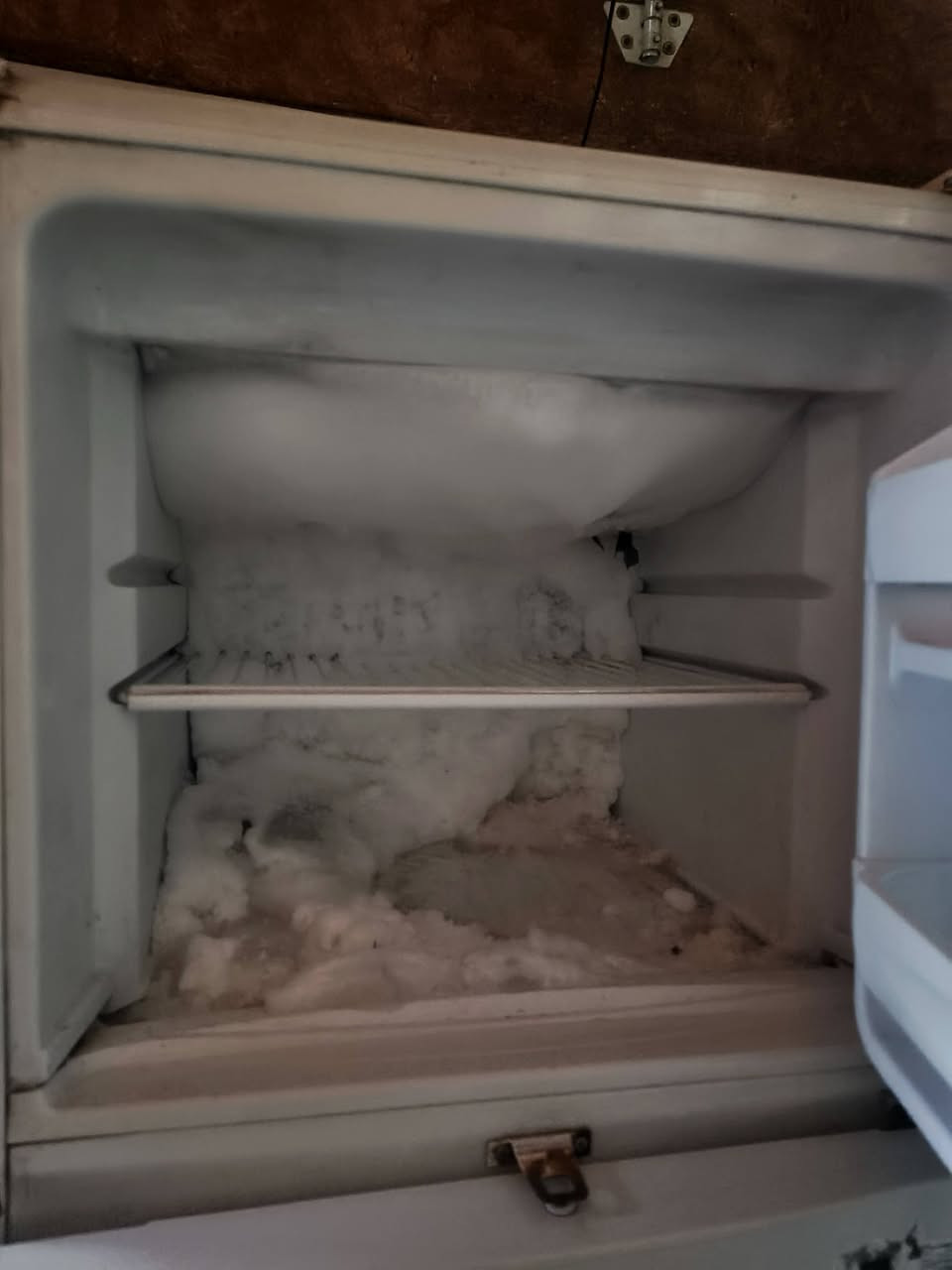 ثلاجه للبيع نضيفه جدا وكبيره المكان بابل مركز المدينة للتواصل والاستفسار
***********
