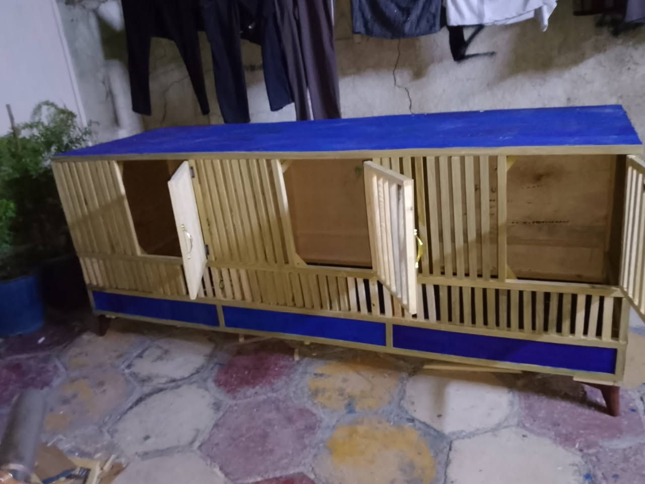 السلام عليكم عمل جميع الخانات والقفاص والبرامج حسب الطلب والقيسات والتفصال التريده الاستفسار وتساب *********** يوجد توصيل داخل بغداد
