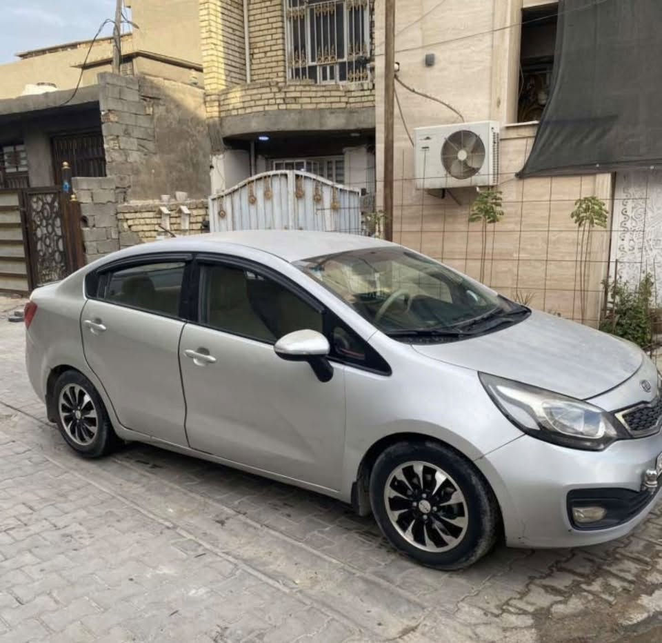 السلام  عليكم كيا ريو 15 خليجي للبيع موديل 15 بيها 4 قطع صبغ السعر 60 وبيها مجال شي بسيط بغداد الغزاليه 
‭***********‬
