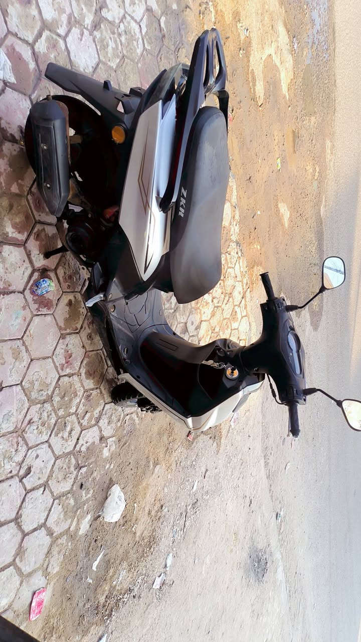 🔥 للبيع سكنس سوبر 🛵
دراجة سكنس سوبر، لون سلفر، شكل مرتب وحلو 👌
🔹 الموديل: 2023
🔹 حجم المحرك: 80 سي سي
💰 السعر: مليون و250 ألف دينار
📍 الموقع: البصرة
📞 للتواصل: مراسلة الخاص أو الرقم ***********
