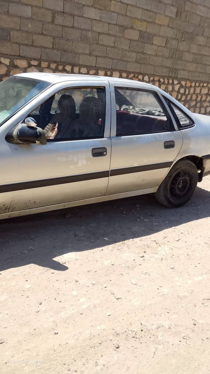 سلام عليكم اوبل فگترا موديل 89 محرك وگير كفاله (1600) تواير جدد صدر نص عمر للبيع سعر 24 وبيه مجال مكانه الكرابله هـ ***********
