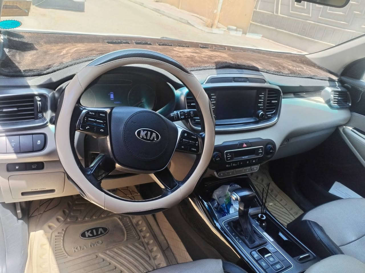 سورنتو ٢٠١٩ خليجي فول بانورما ٦ سلندر  ماشية ١٥٠ الف بيها باردات وصبغ شبر بالباب كما موضح بالسونار رقم بغداد جديد السياره باسمي مكان السيارة البصره السعر ٢٢٥
رقمي هذا
 ***********
