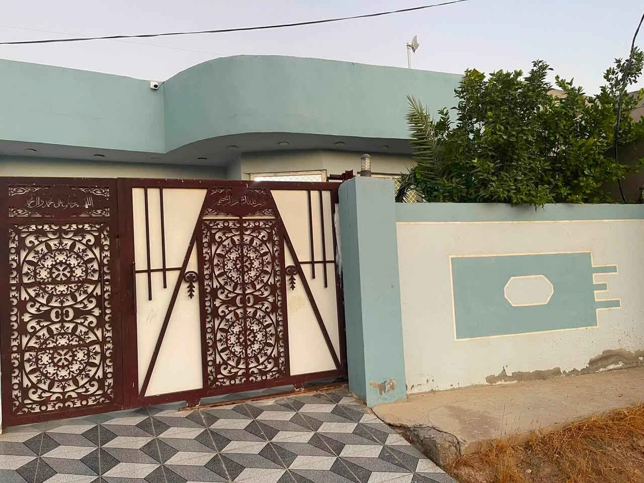 السلام عليكم
دار للبيع مساحة الدار ٢٠٠م جنس الدار طابو زراعي ٢٥

الموقع الاسود / المحموديه الشارع العام  للتواصل والاستفسار 

***********
