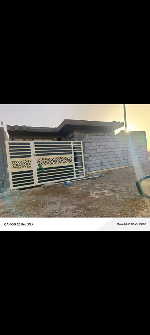 للبيع بيت مساحه 400 بأني 200وباقي قطعه 200علوان صويره حي العهد مقابيل تمثال الزعيم طابو زراعي سند 25 كافت الخدمات بي رباط ارضي السقف صب كونكريت ربطات طابق ثاني غرفتين نوم خمسه ونص مطبخ خمسه ونص ستقبال 7في 4وص صيحات داخليه و خارجيه مجاري كهرباء بوريات تسليك تصال ***********
