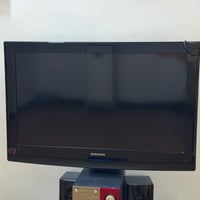 ميز تلفاز + التلفاز بسعر ١٠٠ الف فقط