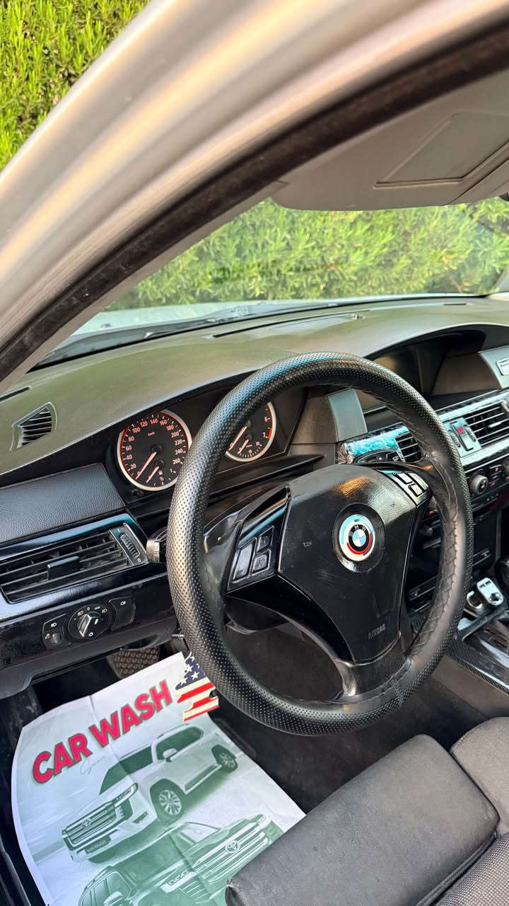 بي ام دبليو E60 • ٥٢٥i • ٢٠٠٤