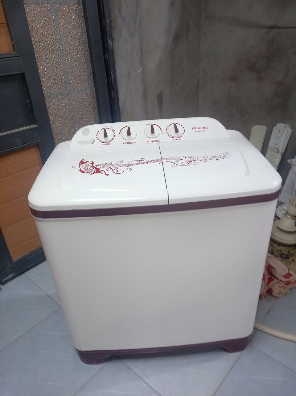 غساله توشيبه الاصليه كامله غسل وشطف جديده السعر 80 بيها مجال تصال على هاذا الرقم ***********
