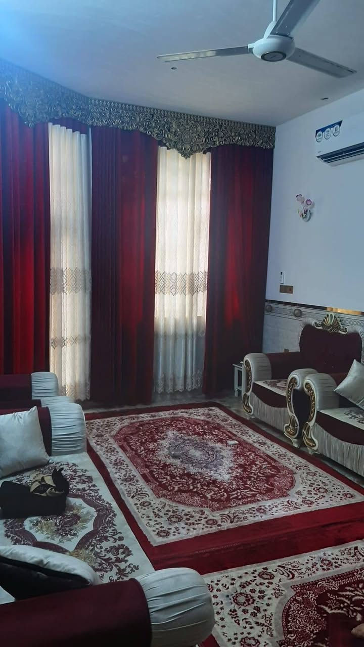 بيت للبيع المساحة ١٠٠ متر طابقين بناء 2021 واجهة 8 ونزال 13 بناء درجة اولى

الطلبق الاول مطبخ واستقبال وغرفة نوم وحولي اضافة الي صحيات وحديقة وترك
الطابق الثاني ثلاث غرف وخدمات صحية مع مخزن في الطابق الثالث وسطح

العنوان الزعفرانية شارع المعهد مقابيل تويتي
لمعرفة السعر الاتصال على الرقم 
***********
